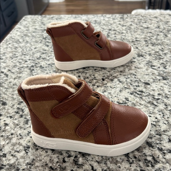 UGG Kids' Rennon II Sneaker high boot size 8 chestnut - Picture 7 of 12